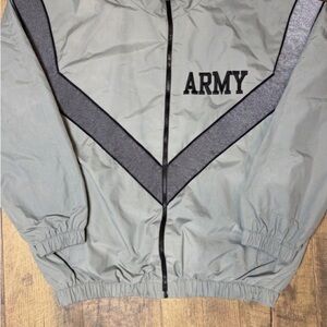 Vintage US Army PT IPFU Jacket Nylon Size Medium Gray Reflective UNISEX